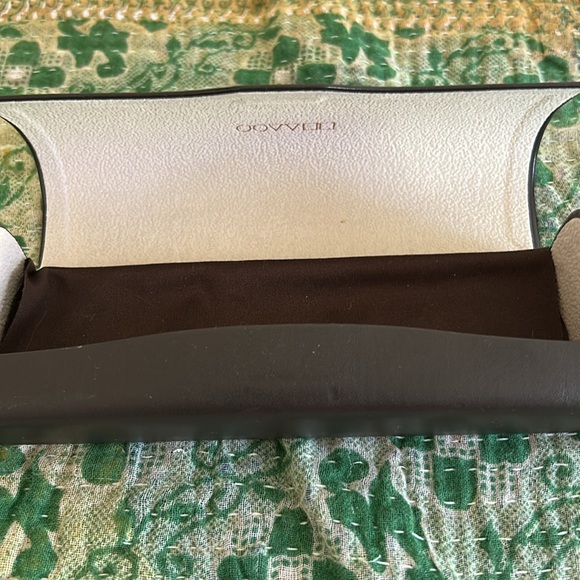 Oliver People’s Eyeglasses Case - Picture 2 of 4